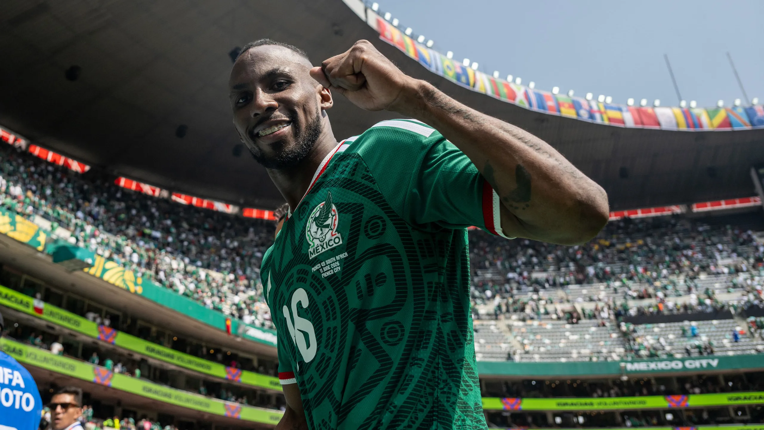 Julián Quiñones fue reconocido como MVP después de guiar a México a octavos.webp